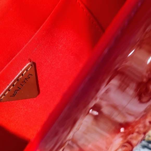 Wallyn's Red patent evening bag with silver stoned removable chain. NWT 9"X6" - Picture 13 of 16